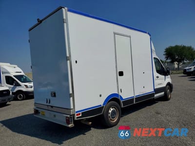 Trzecie zdjęcie samochodu z tyłu: 2020 FORD TRANSIT DELIVERY TRUCK VIN:1FDBW5Z86LKA83399 - miniatura