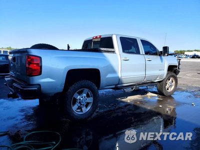 Trzecie zdjęcie samochodu z tyłu: 2018 CHEVROLET SILVERADO K2500 HEAVY DUTY LT VIN:1GC1KVEY1JF116672 - miniatura