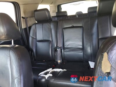 Zdjęcie 10 z 13 samochodu: 2014 CHEVROLET SUBURBAN C1500 LT VIN:1GNSCJE01ER198337 - miniatura