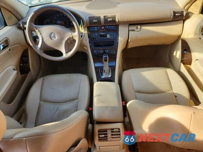 Zdjęcie 8 z 12 samochodu: 2004 MERCEDES-BENZ C 240 VIN:WDBRF61J04E015136 - miniatura