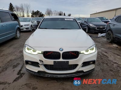 Piąte zdjęcie samochodu w środku: 2018 BMW 330 XI VIN:WBA8D9C59JA614282 - miniatura
