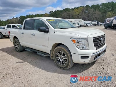 Czwarte zdjęcie samochodu z boku: 2021 NISSAN TITAN SV VIN:1N6AA1ED4MN535809 - miniatura