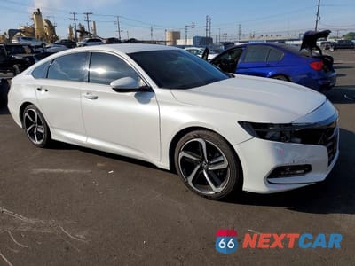 Czwarte zdjęcie samochodu z boku: 2019 HONDA ACCORD SPORT VIN:1HGCV1F31KA080722 - miniatura