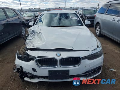 Piąte zdjęcie samochodu w środku: 2017 BMW 330 I VIN:WBA8B9C55HK884734 - miniatura