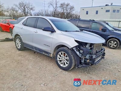 Czwarte zdjęcie samochodu z boku: 2019 CHEVROLET EQUINOX LT VIN:2GNAXKEV6K6201077 - miniatura