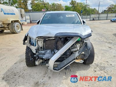 Piąte zdjęcie samochodu w środku: 2023 TOYOTA TACOMA SR V6 VIN:3TMCZ5AN4PM578698 - miniatura