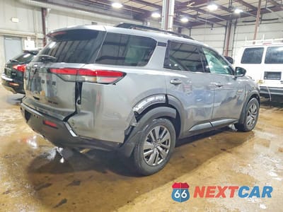 Trzecie zdjęcie samochodu z tyłu: 2024 NISSAN PATHFINDER SV VIN:5N1DR3BC6RC246655 - miniatura