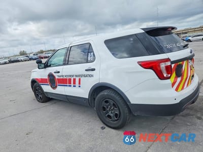 Drugie zdjęcie samochodu z przodu: 2017 FORD EXPLORER POLICE INTERCEPTOR VIN:1FM5K8AR1HGB93768 - miniatura