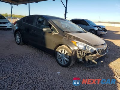 Czwarte zdjęcie samochodu z boku: 2016 KIA FORTE LX VIN:KNAFX4A6XG5523620 - miniatura