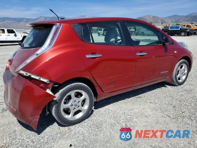 Trzecie zdjęcie samochodu z tyłu: 2011 NISSAN LEAF SV VIN:JN1AZ0CP4BT000557 - miniatura