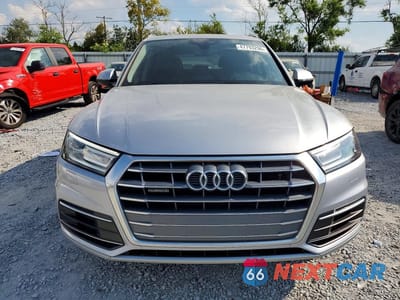 Piąte zdjęcie samochodu w środku: 2019 AUDI Q5 PREMIUM VIN:WA1ANAFY1K2048228 - miniatura