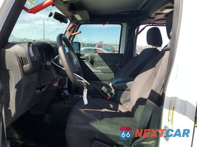 Zdjęcie 7 z 12 samochodu: 2013 JEEP WRANGLER UNLIMITED SPORT VIN:1C4BJWDG4DL630219 - miniatura