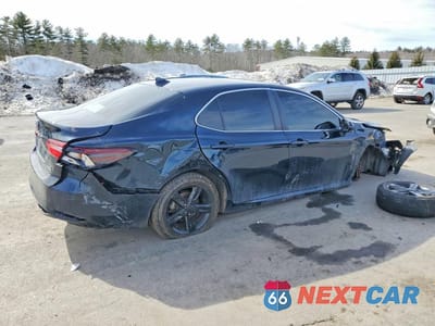 Trzecie zdjęcie samochodu z tyłu: 2021 TOYOTA CAMRY HYBRID LE VIN:4T1C31AK9MU030439 - miniatura