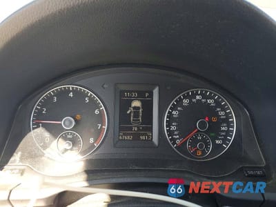 Zdjęcie 9 z 11 samochodu: 2015 VOLKSWAGEN EOS LUX VIN:WVWFW8AH5FV000289 - miniatura