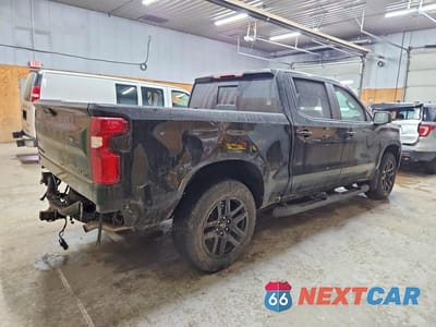 Trzecie zdjęcie samochodu z tyłu: 2025 CHEVROLET SILVERADO K1500 RST VIN:2GCUKEED2S1190900 - miniatura
