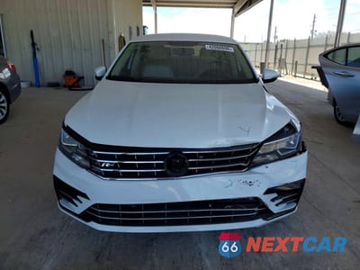 Piąte zdjęcie samochodu w środku: 2018 VOLKSWAGEN PASSAT S VIN:1VWAA7A38JC021498 - miniatura