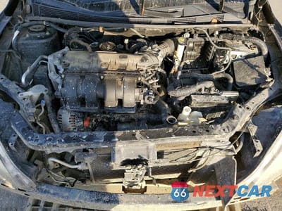Zdjęcie 11 z 12 samochodu: 2015 NISSAN SENTRA S VIN:3N1AB7AP4FY351014 - miniatura