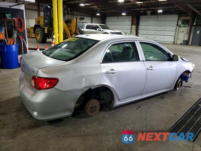 Trzecie zdjęcie samochodu z tyłu: 2010 TOYOTA COROLLA VIN:1NXBU4EE7AZ279378 - miniatura