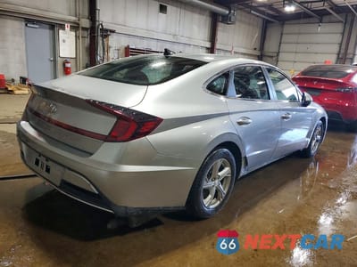 Trzecie zdjęcie samochodu z tyłu: 2021 HYUNDAI SONATA SE VIN:5NPEG4JA5MH105075 - miniatura