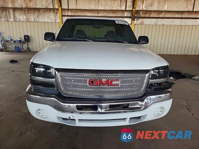 Piąte zdjęcie samochodu w środku: 2003 GMC NEW SIERRA C1500 VIN:2GTEC19T631356624 - miniatura