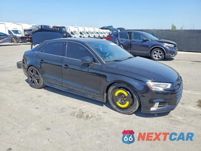 Czwarte zdjęcie samochodu z boku: 2017 AUDI A3 PREMIUM VIN:WAUAUGFF6H1029003 - miniatura