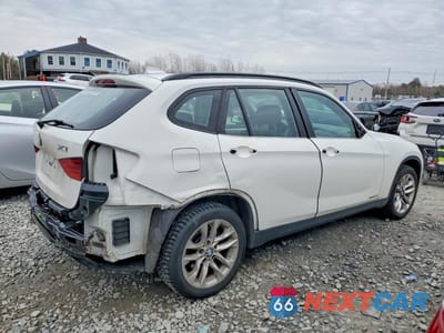Trzecie zdjęcie samochodu z tyłu: 2015 BMW X1 XDRIVE28I VIN:WBAVL1C50FVY35132 - miniatura