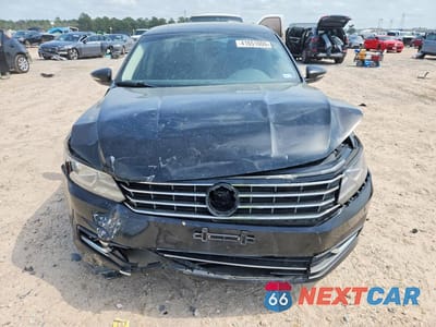 Piąte zdjęcie samochodu w środku: 2016 VOLKSWAGEN PASSAT SEL VIN:1VWCT7A32GC028779 - miniatura