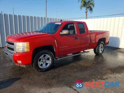 2011 CHEVROLET SILVERADO K1500 LT 1GCRKSE37BZ142716 - główne zdjęcie licytacji z USA - miniatura