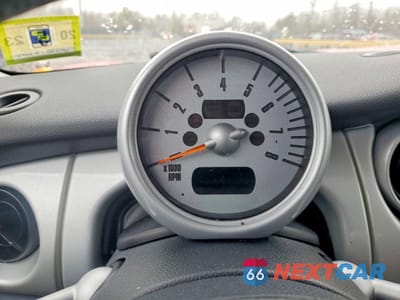 Zdjęcie 9 z 13 samochodu: 2003 MINI COOPER VIN:WMWRC33473TE17164 - miniatura