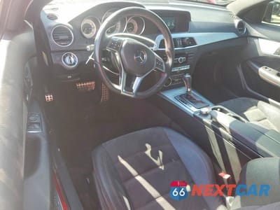 Zdjęcie 8 z 12 samochodu: 2014 MERCEDES-BENZ C 250 VIN:WDDGJ4HB9EG265805 - miniatura