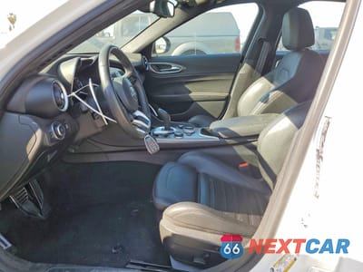 Zdjęcie 7 z 13 samochodu: 2022 ALFA ROMEO GIULIA SUPER VIN:ZARFAMBN6N7666131 - miniatura