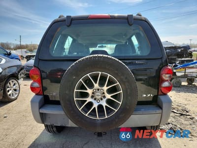 Zdjęcie 6 z 13 samochodu: 2005 JEEP LIBERTY SPORT VIN:1J4GK48K15W537447 - miniatura