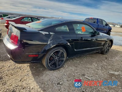 Trzecie zdjęcie samochodu z tyłu: 2006 FORD MUSTANG GT VIN:1ZVFT82H365130818 - miniatura