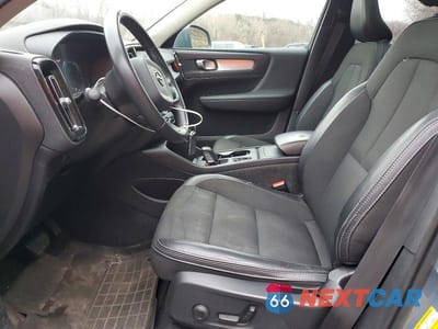 Zdjęcie 7 z 13 samochodu: 2020 VOLVO XC40 T5 MOMENTUM VIN:YV4162UKXL2294331 - miniatura