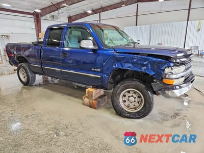 Czwarte zdjęcie samochodu z boku: 2000 CHEVROLET SILVERADO K1500 VIN:1GCEK19T6YE388465 - miniatura