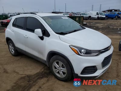 Czwarte zdjęcie samochodu z boku: 2021 CHEVROLET TRAX 1LT VIN:KL7CJLSB9MB324632 - miniatura