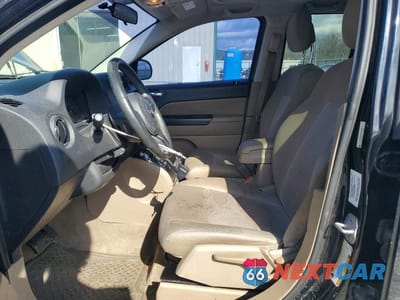 Zdjęcie 7 z 13 samochodu: 2012 JEEP COMPASS LATITUDE VIN:1C4NJCEA6CD634495 - miniatura