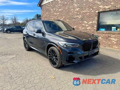 Czwarte zdjęcie samochodu z boku: 2022 BMW X5 M50I VIN:5UXJU4C07N9K43432 - miniatura