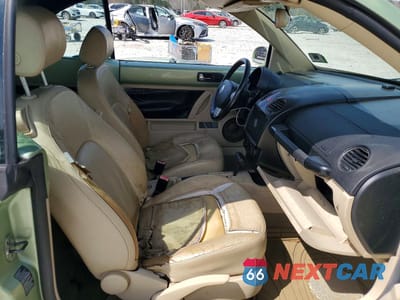 Zdjęcie 10 z 13 samochodu: 2007 VOLKSWAGEN NEW BEETLE CONVERTIBLE OPTION PACKAGE 2 VIN:3VWSF31Y77M400431 - miniatura