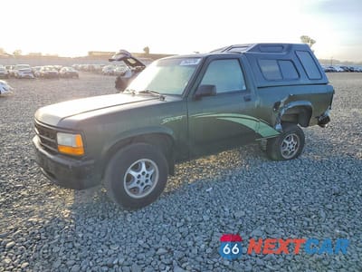 1996 DODGE DAKOTA 1B7FL26P4TS668300 - główne zdjęcie licytacji z USA - miniatura