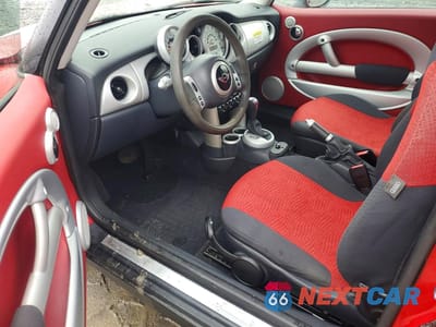 Zdjęcie 8 z 13 samochodu: 2003 MINI COOPER VIN:WMWRC33473TE17164 - miniatura
