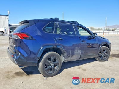 Trzecie zdjęcie samochodu z tyłu: 2020 TOYOTA RAV4 HYBRID XSE VIN:JTMEWRFV2LJ045323 - miniatura