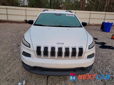 Piąte zdjęcie samochodu w środku: 2016 JEEP CHEROKEE SPORT VIN:1C4PJLABXGW207421 - miniatura