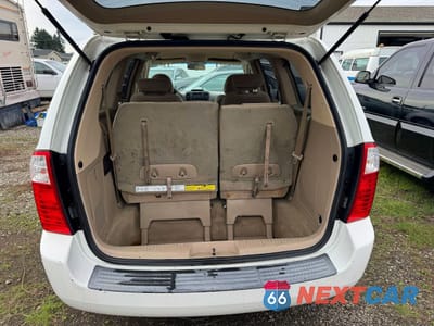 Zdjęcie 12 z 12 samochodu: 2006 KIA SEDONA LX VIN:KNDMB233766022936 - miniatura