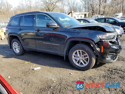 Czwarte zdjęcie samochodu z boku: 2025 JEEP GRAND CHEROKEE LAREDO VIN:1C4RJHAG2SC364999 - miniatura