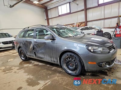 Czwarte zdjęcie samochodu z boku: 2014 VOLKSWAGEN GOLF TDI 4D HATCHBAC VIN:3VWPL7AJ2EM605340 - miniatura