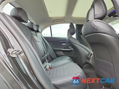 Zdjęcie 10 z 13 samochodu: 2024 MERCEDES-BENZ C 300 4MATIC VIN:W1KAF4HB8RR222039 - miniatura