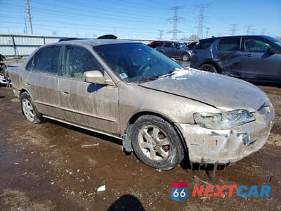 Czwarte zdjęcie samochodu z boku: 2000 HONDA ACCORD SE VIN:JHMCG5670YC040193 - miniatura