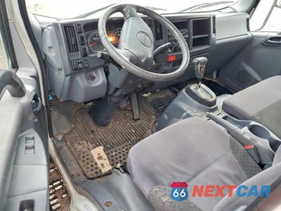 Zdjęcie 8 z 12 samochodu: 2014 ISUZU NPR DELIVERY TRUCK VIN:JALB4W171E7400660 - miniatura