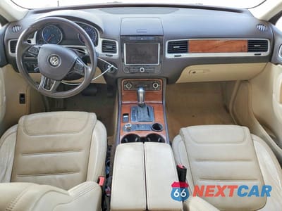 Zdjęcie 8 z 13 samochodu: 2012 VOLKSWAGEN TOUAREG V6 TDI VIN:WVGEK9BP7CD010337 - miniatura